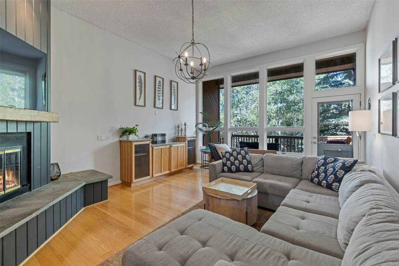 37 Tally Ho Court - Photo 1