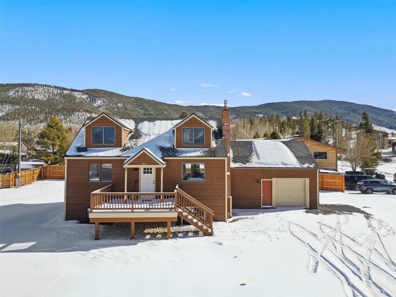 964 Summit Drive - Photo 1