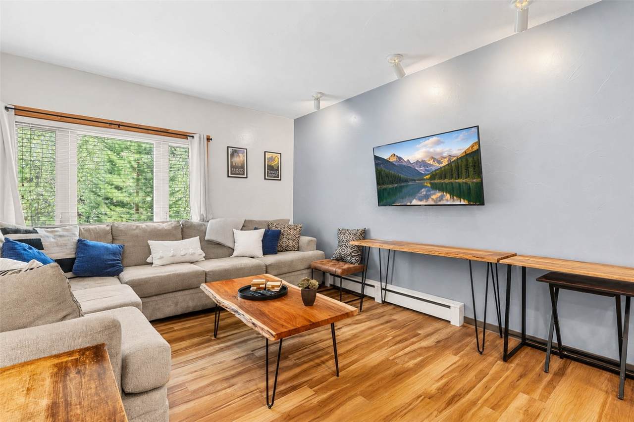 216 Pitkin Street - Photo 1