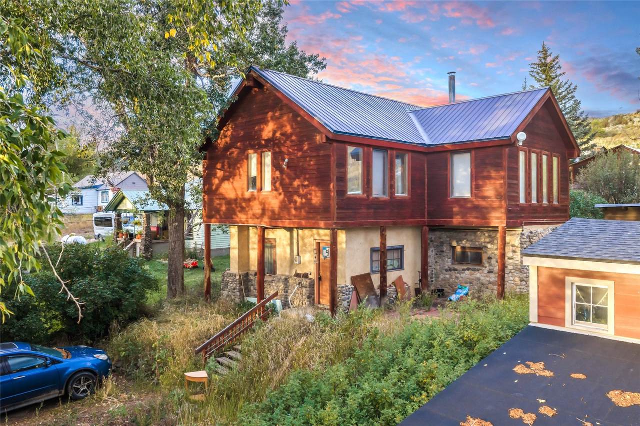 204 Grant Avenue - Photo 1