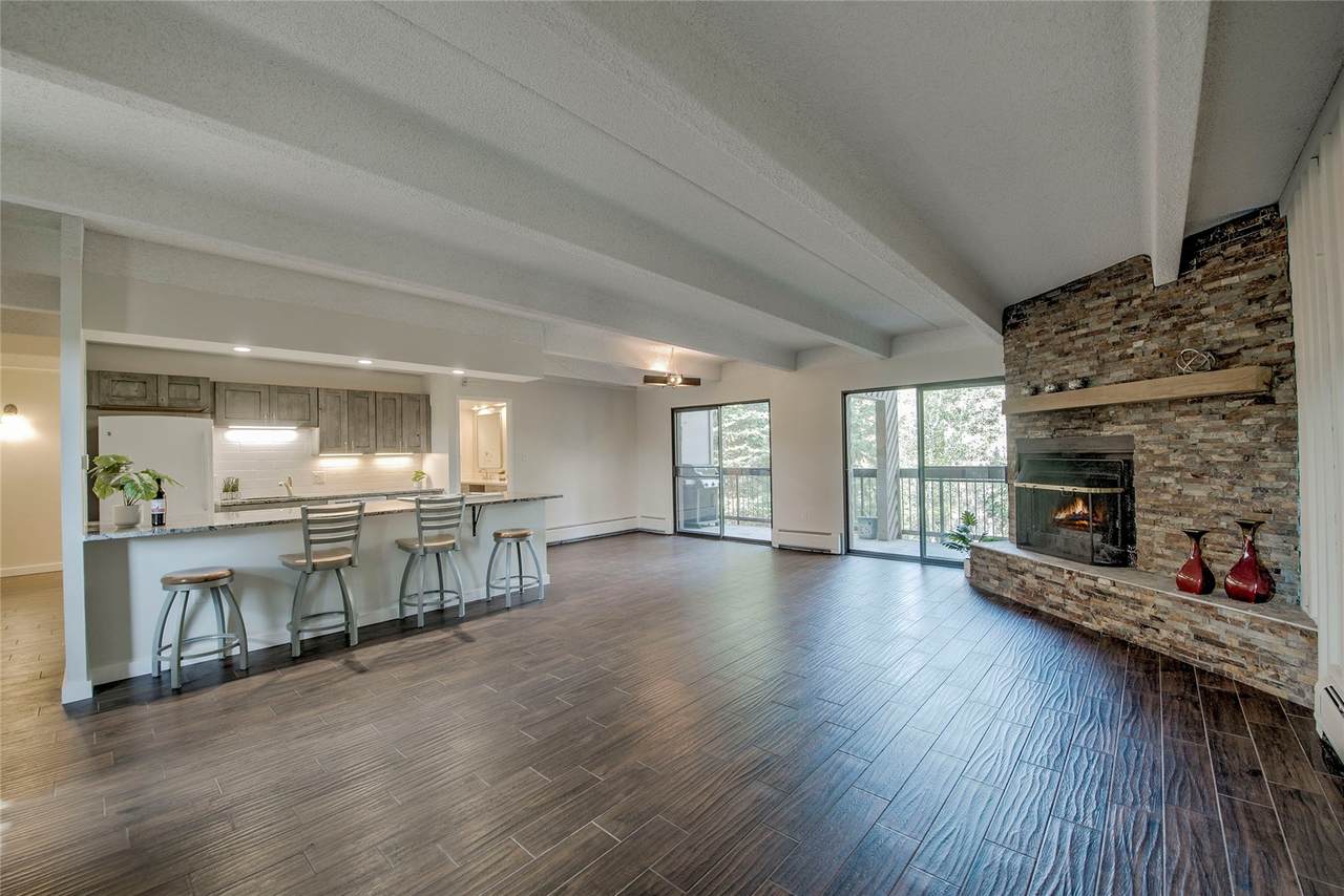 222 Creekside Drive - Photo 1