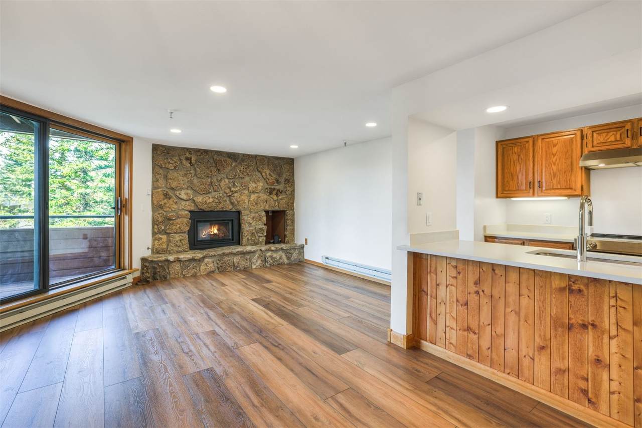 180 La Bonte Street - Photo 1