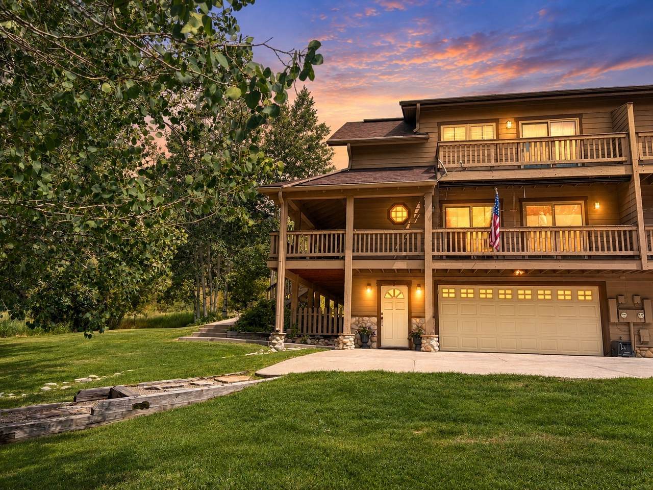 1880 Hunters Drive - Photo 1