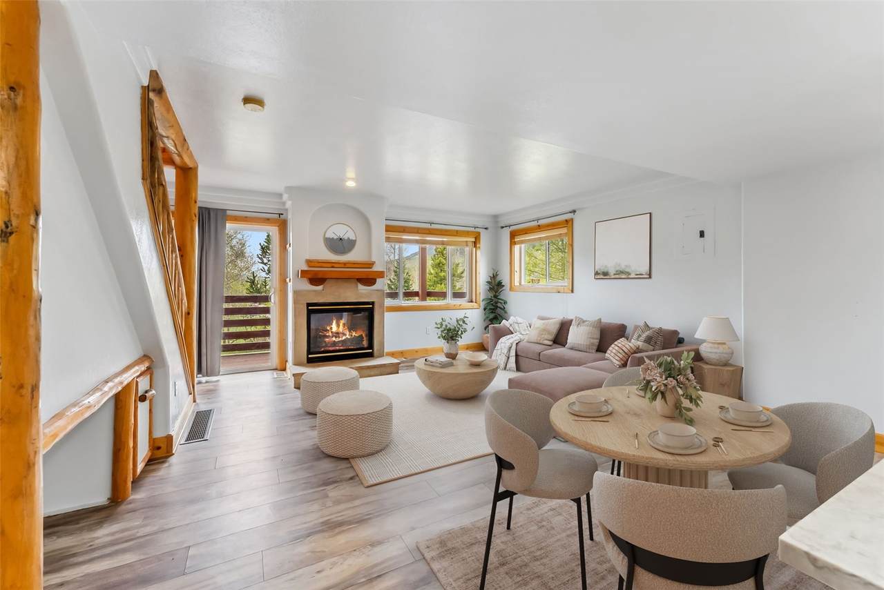 80 Cove Boulevard - Photo 1