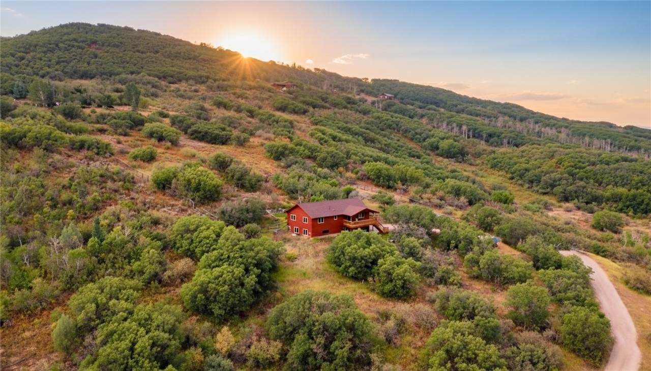 42485 Deerfoot Lane - Photo 1