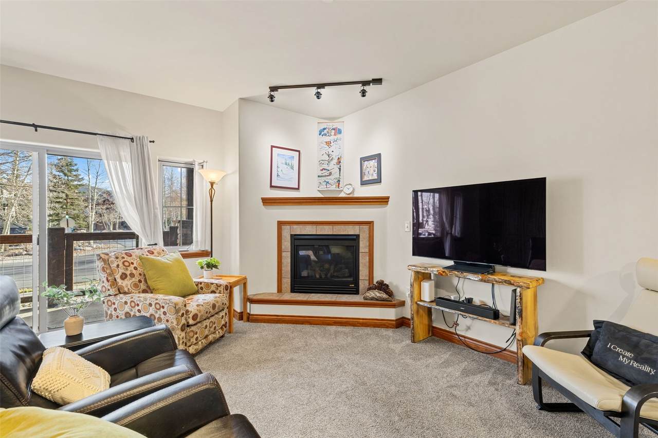 801 Lakepoint Drive - Photo 1
