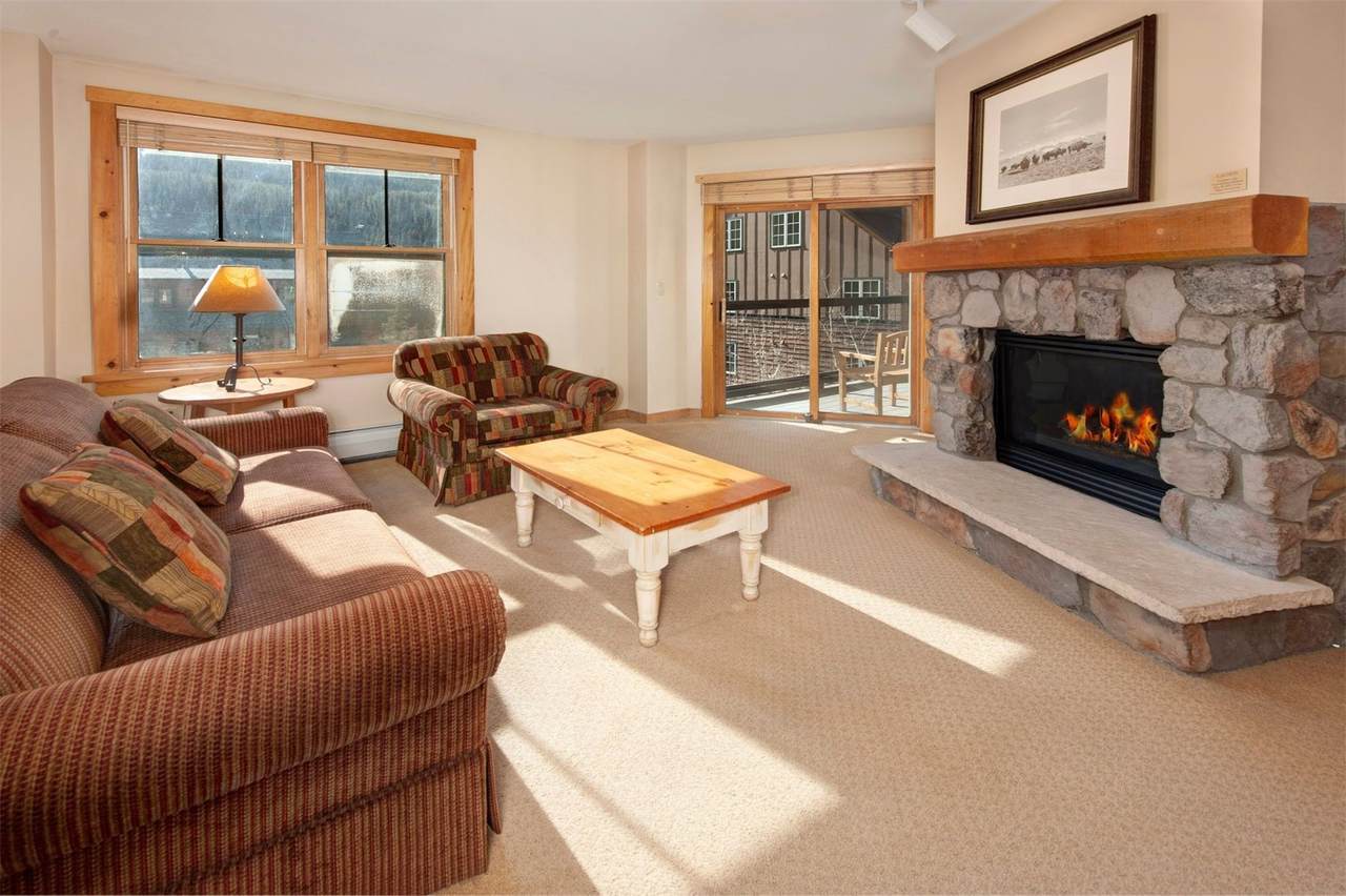 100 Dercum Square - Photo 1