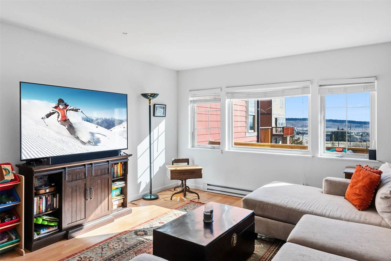 387 8th Street - Photo 1