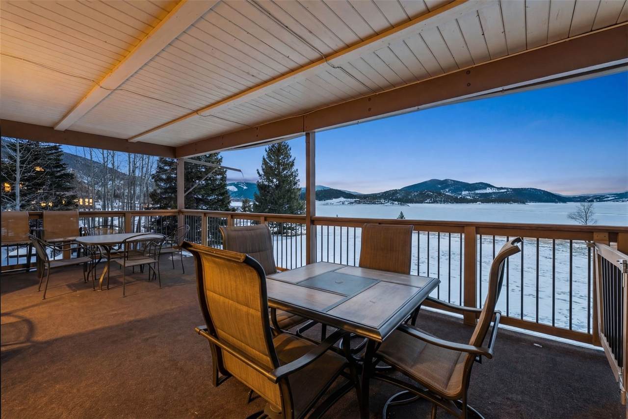 401 La Bonte Street - Photo 1