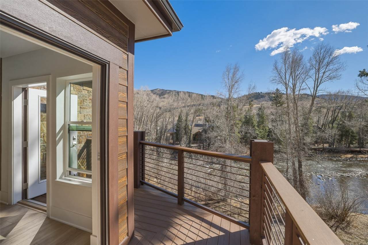 1044 Blue River Parkway - Photo 1