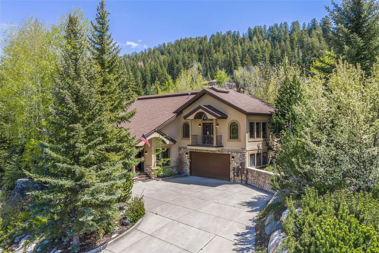 1112 Steamboat Boulevard - Photo 1