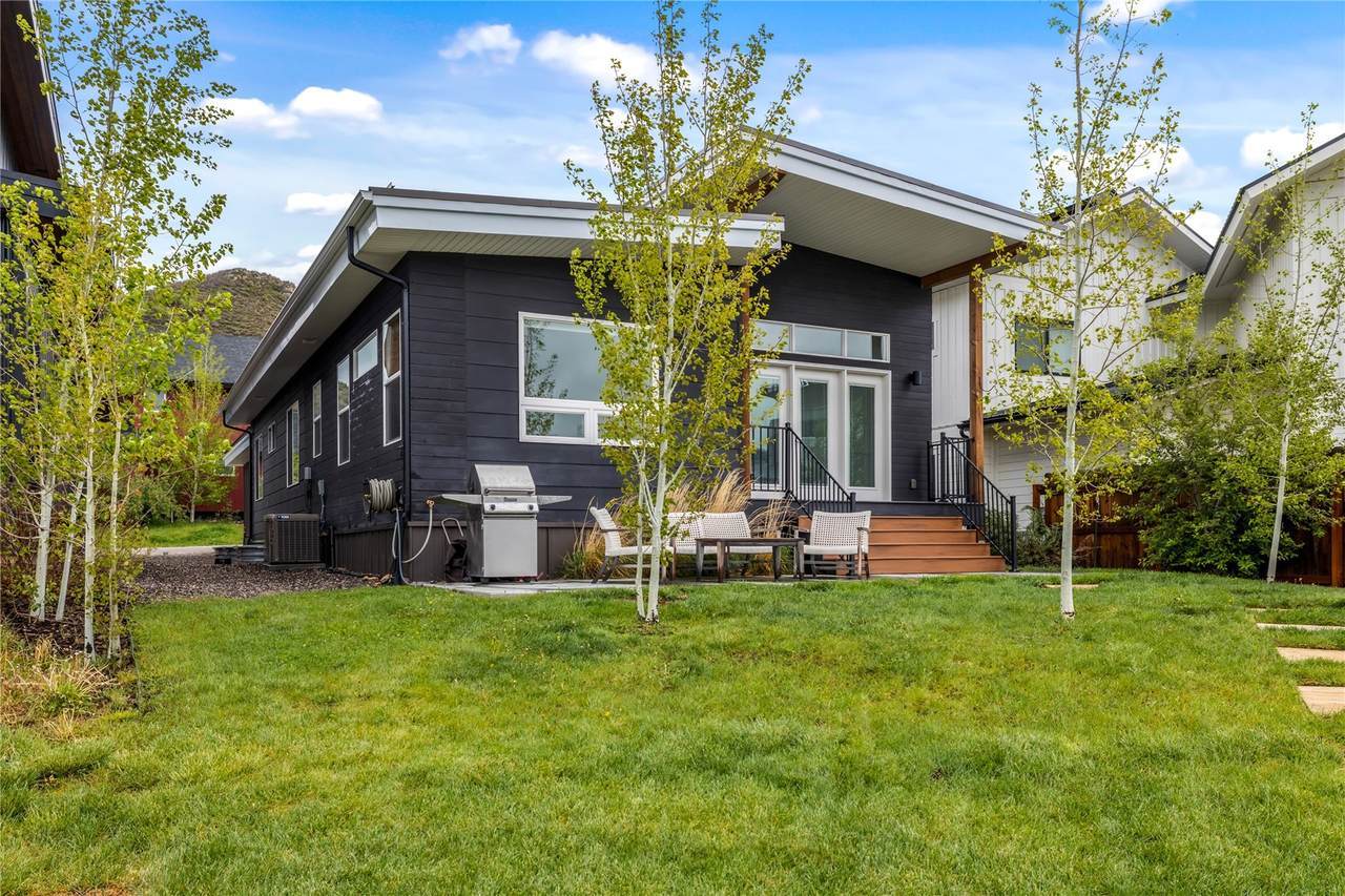 1501 Sunset Way - Photo 1
