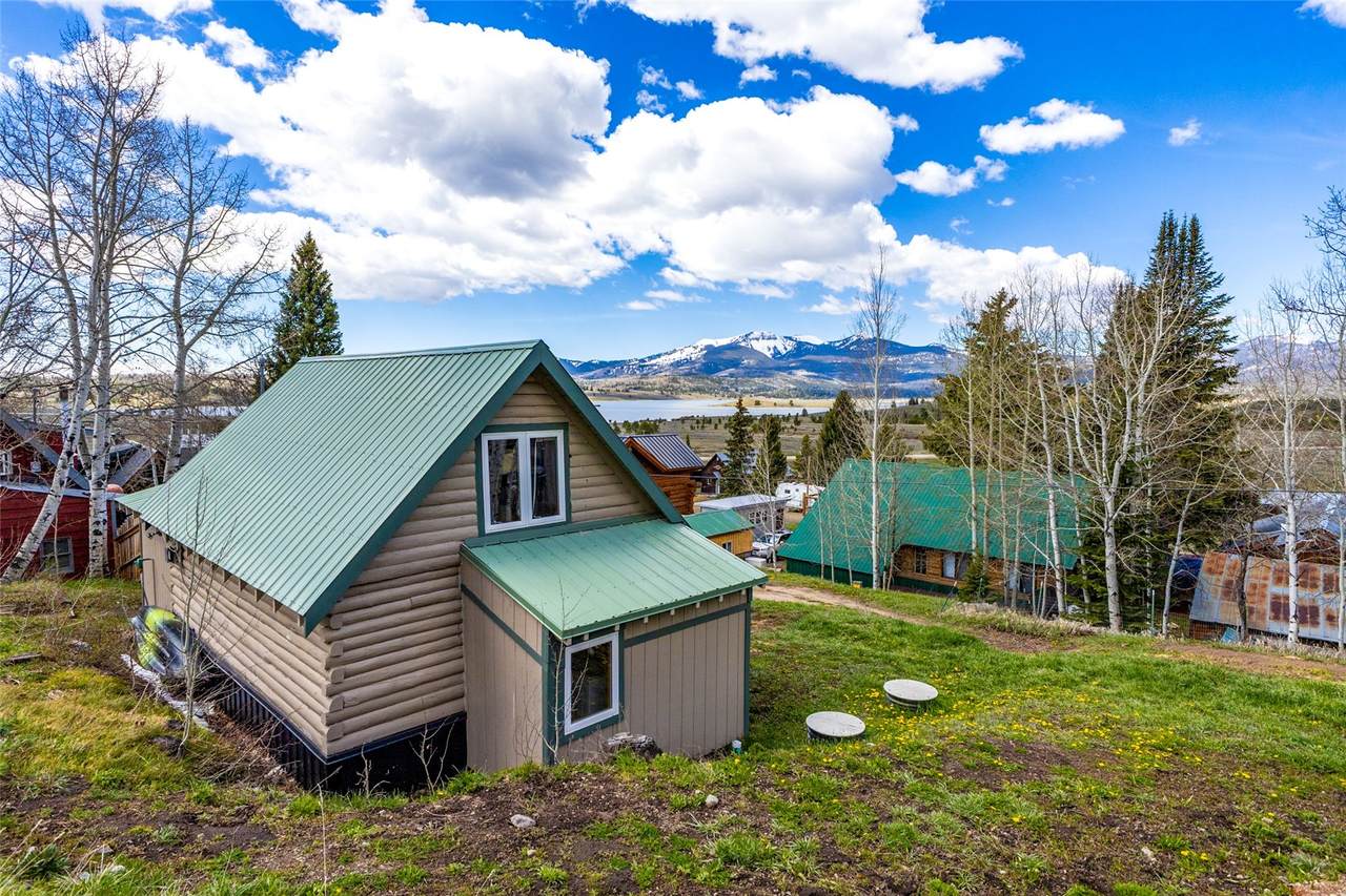 61169 Cottonwood Street - Photo 1