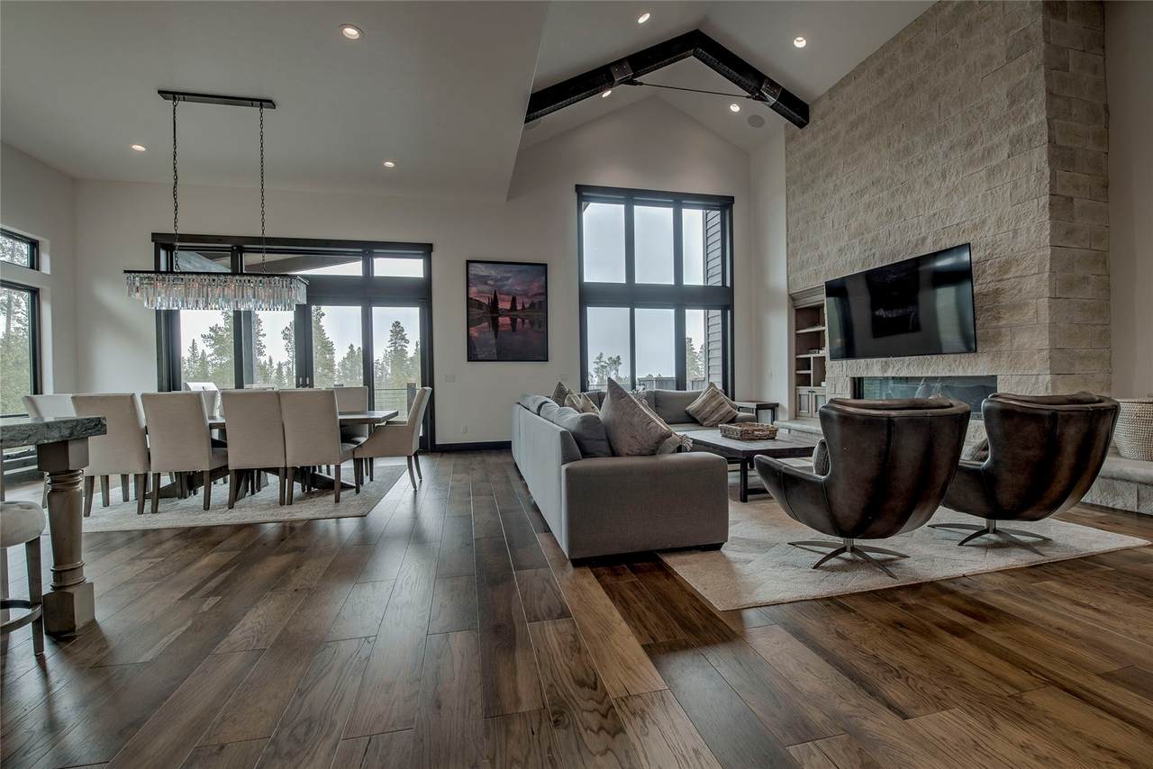 89 Barton Way - Photo 1