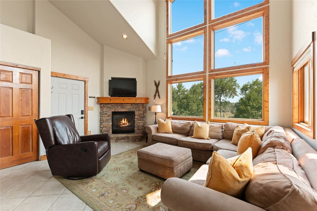 4040 Silverheels Drive - Photo 1