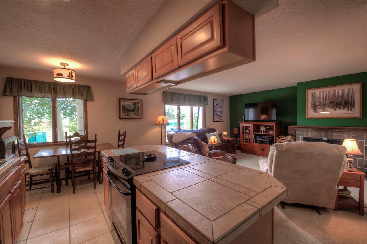 240 La Bonte Street - Photo 1