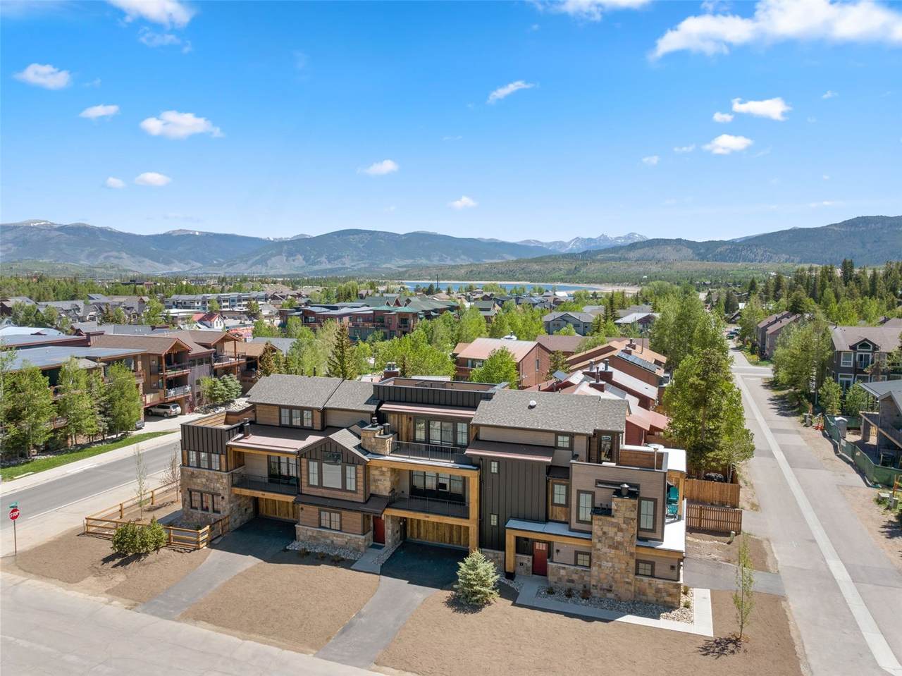 208 4th Avenue - Photo 1