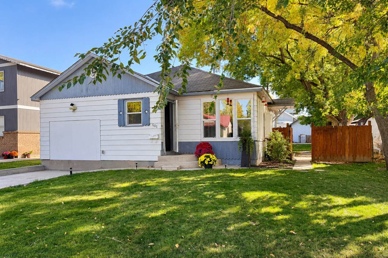 635 School Street - Photo 1