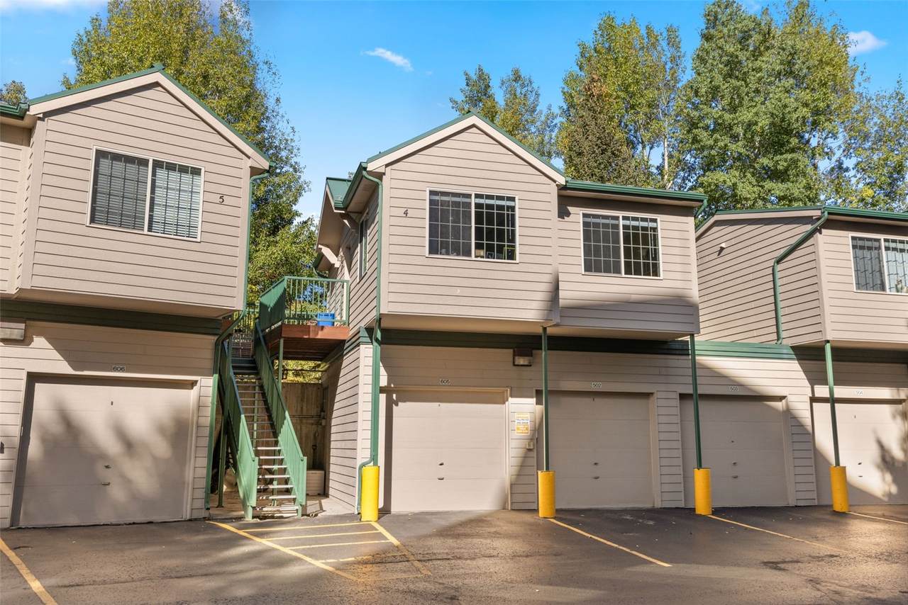 980 Lakepoint Drive - Photo 1