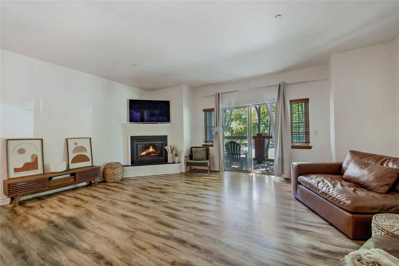 801 Lakepoint Drive - Photo 1