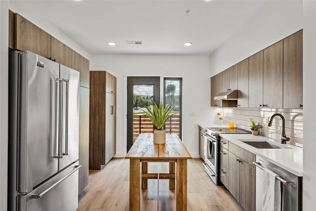 1891 Luna Lane - Photo 1