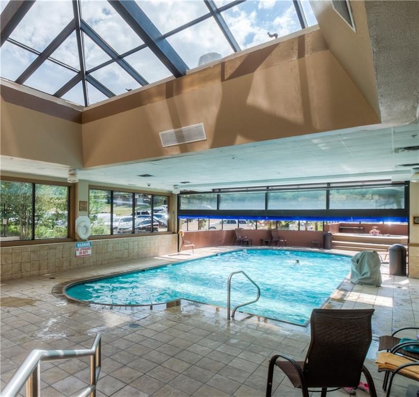 555 Park Avenue - Photo 1