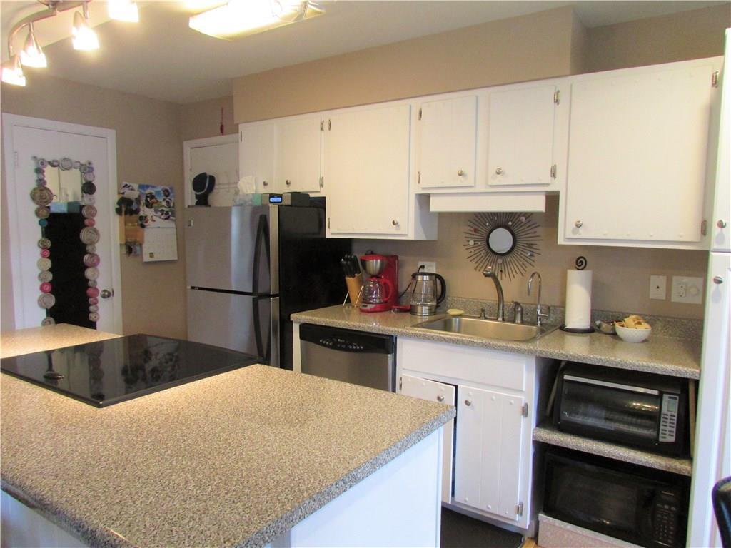 240 La Bonte Street - Photo 1