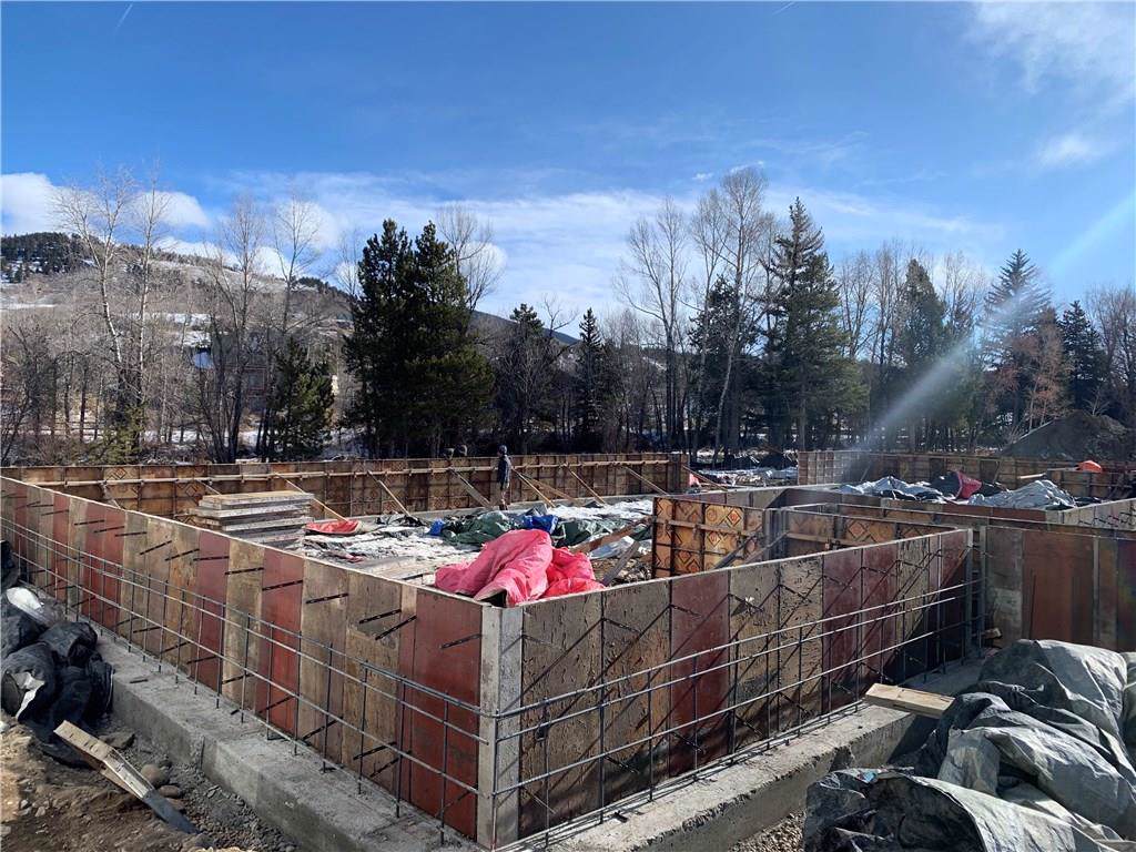 930 Blue River Parkway - Photo 1