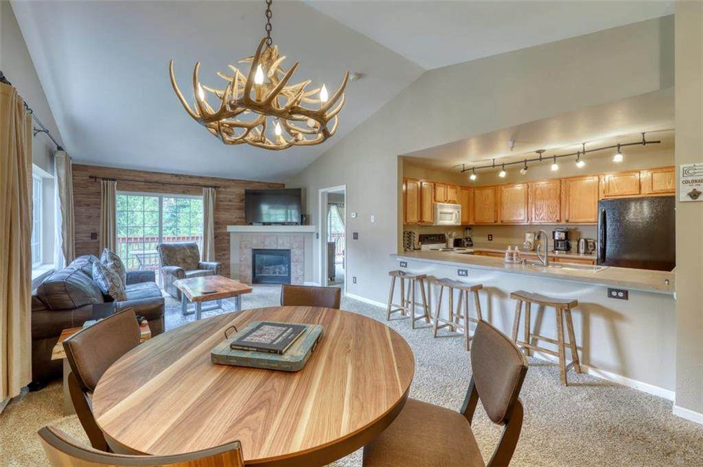 233 Pelican Circle - Photo 1