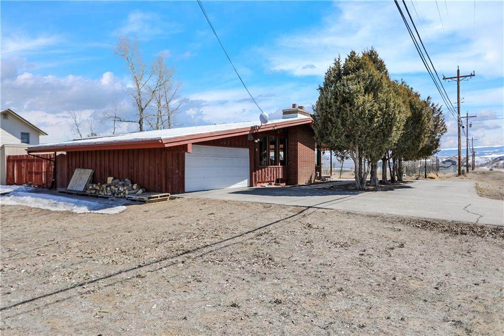 202 10th Street - Photo 1