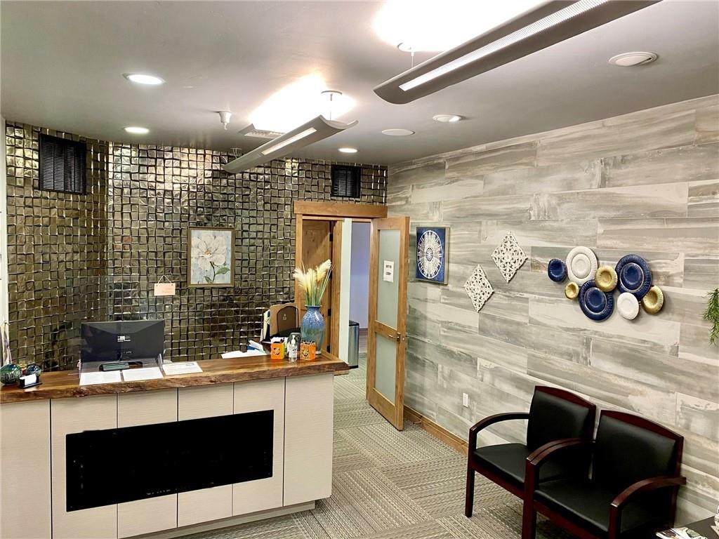 435 Park Avenue - Photo 1