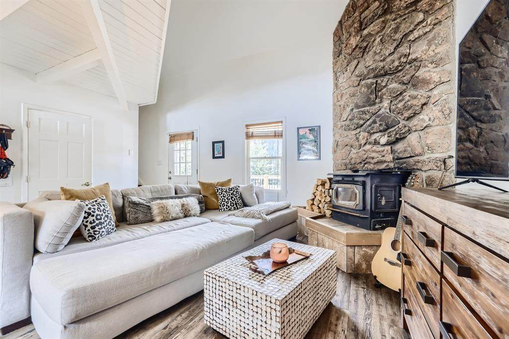 283 Range Road - Photo 1