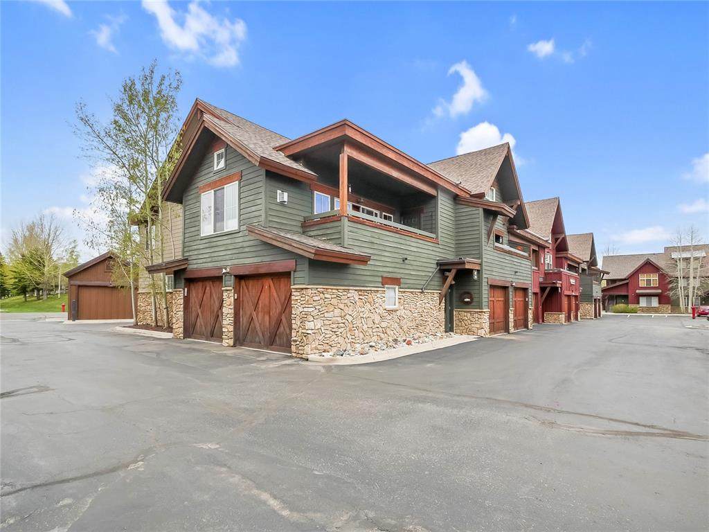 981 Lakepoint Drive - Photo 1