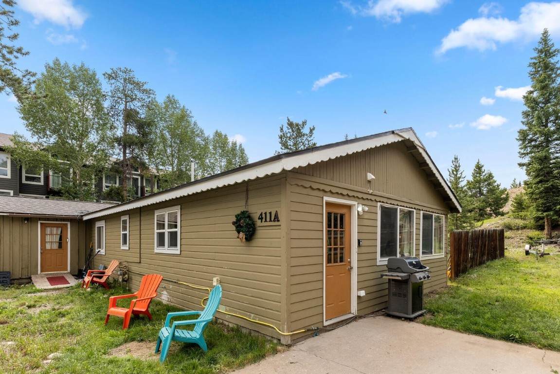 411 Teller Street - Photo 1