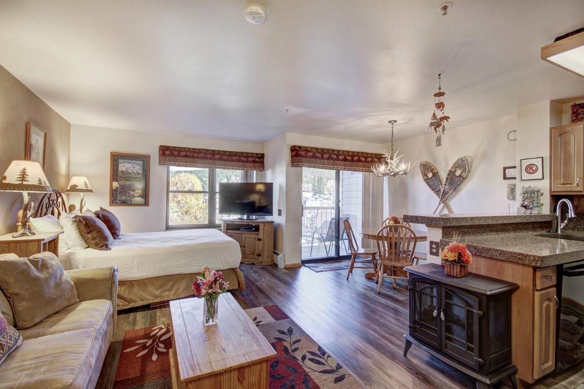 100 Park Avenue - Photo 1