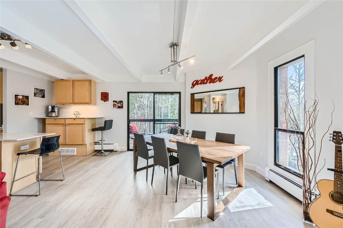 222 Creekside Drive - Photo 1