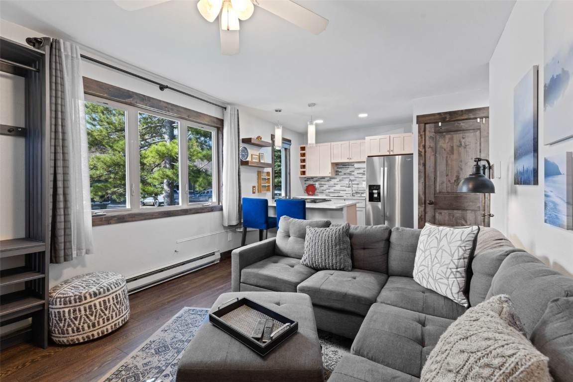 250 Cove Boulevard - Photo 1