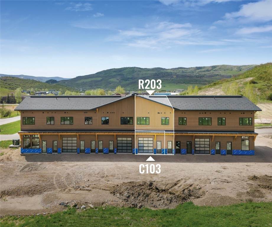 2110 Taxi Way - Photo 1