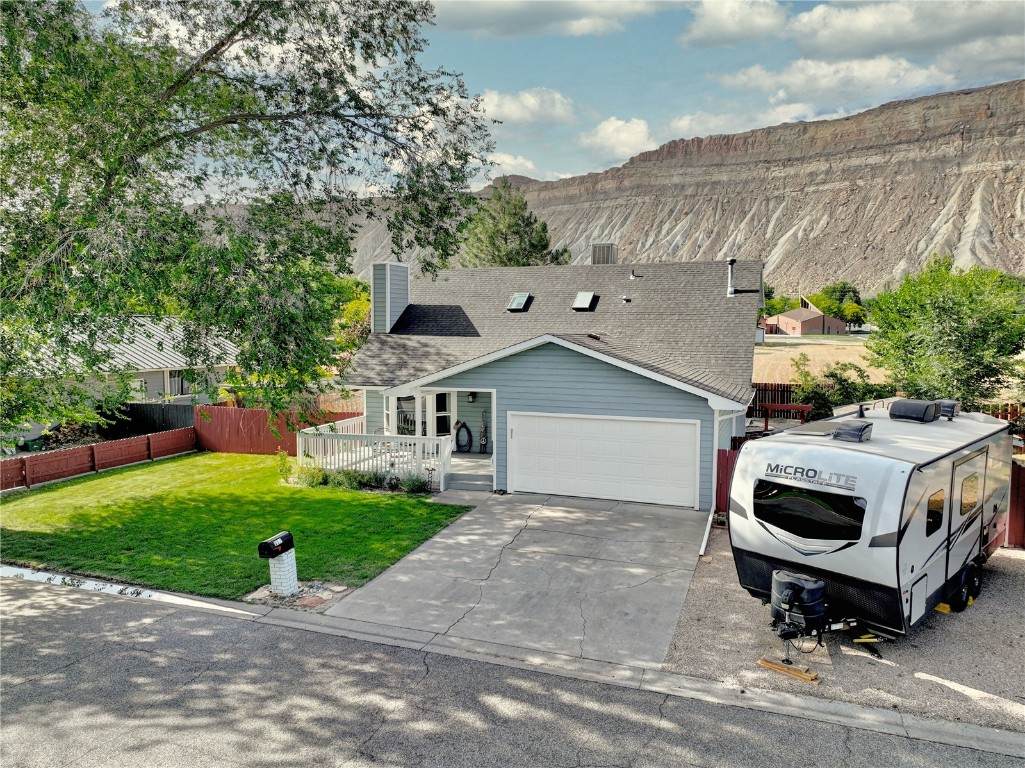 512 Crawford Lane - Photo 1