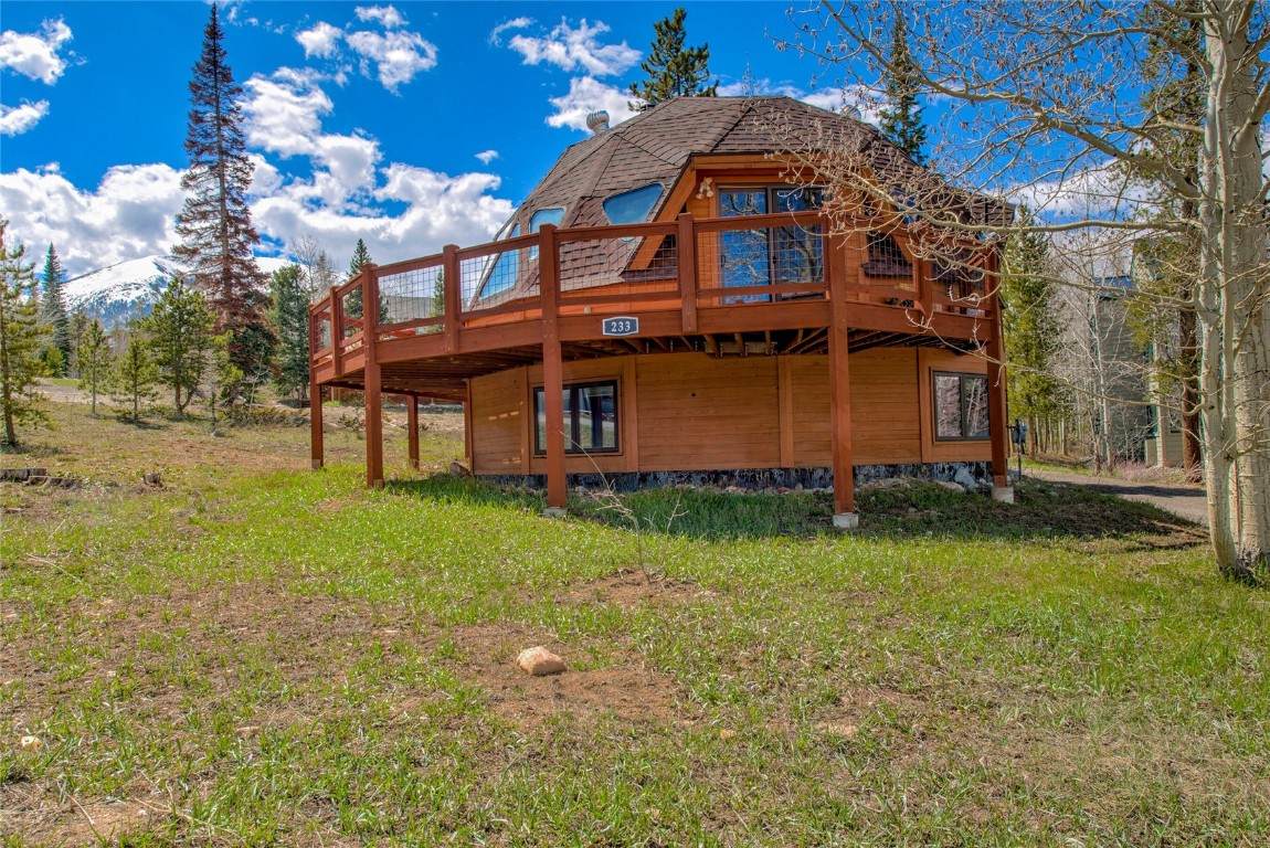 233 Burgundy Circle - Photo 1