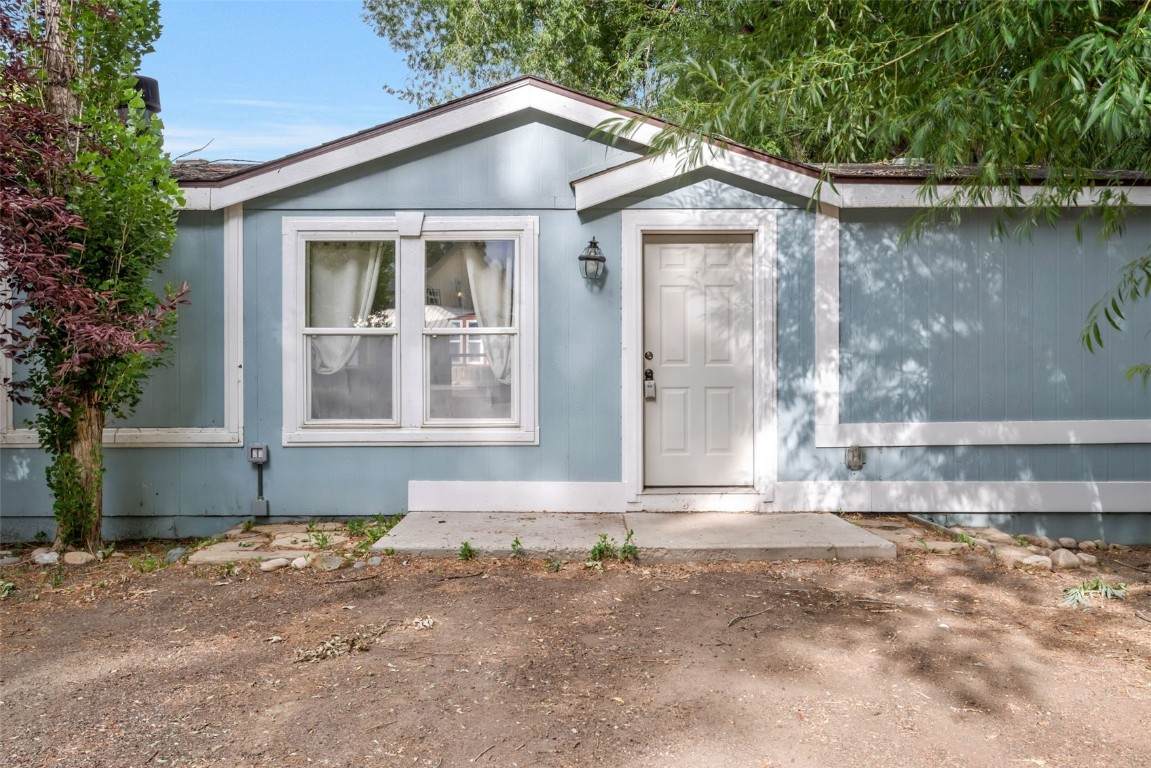 549 Washington Avenue - Photo 1