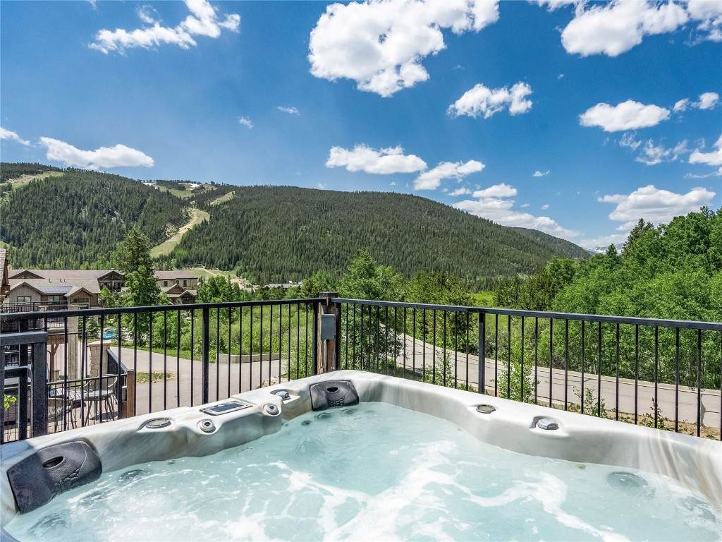 184 Caravelle Drive - Photo 1