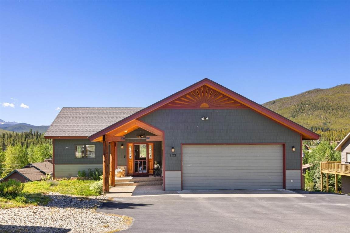 222 Idlewild Drive - Photo 1
