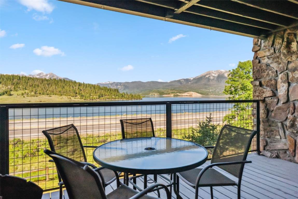 72 Corinthian Circle - Photo 1