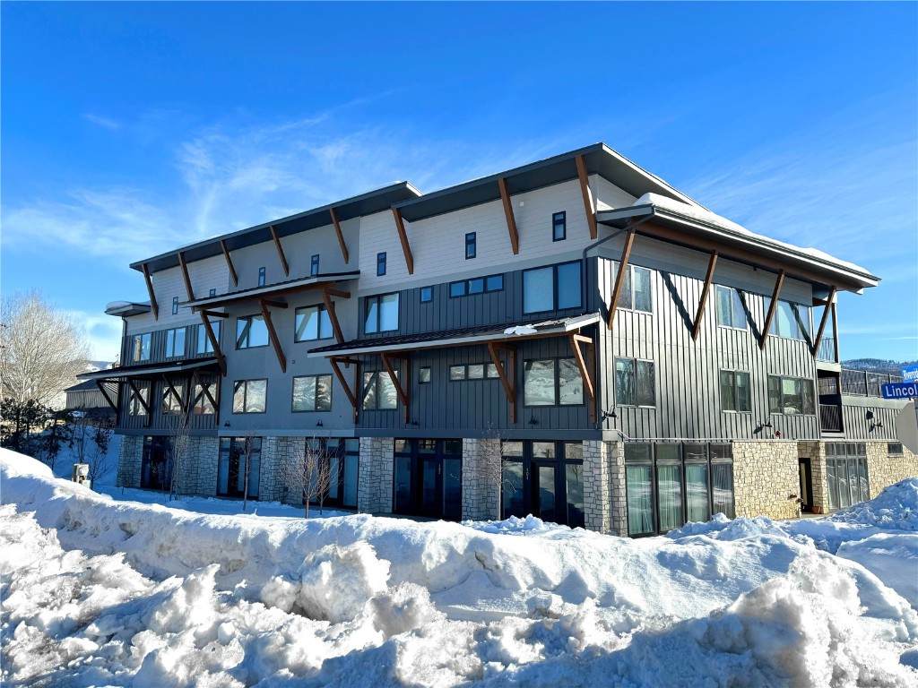 2507 Riverside Drive - Photo 1