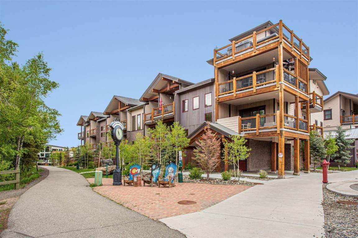 421 Rainbow Drive - Photo 1