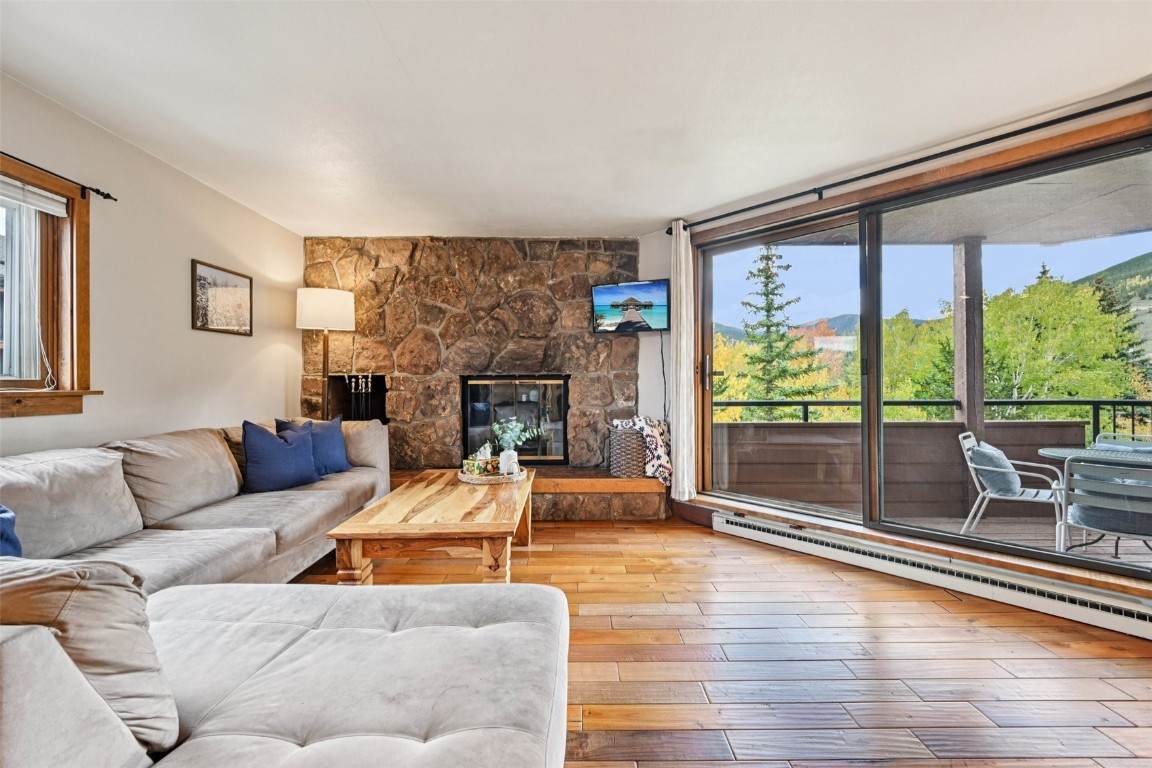 210 La Bonte Street - Photo 1