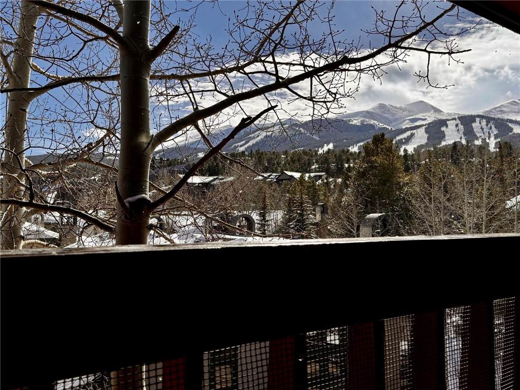 305 Park Avenue - Photo 1