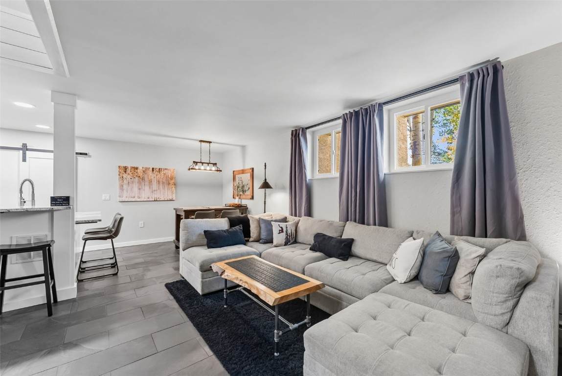 941 Fairview Boulevard - Photo 1