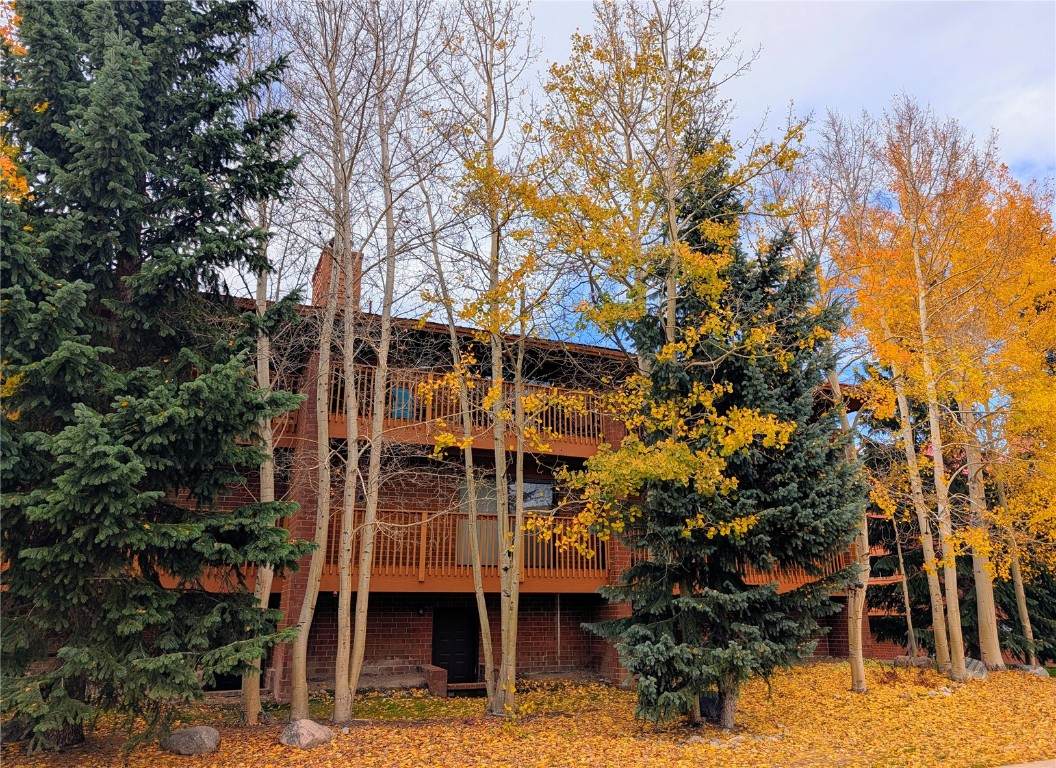 738 Lagoon Drive - Photo 1